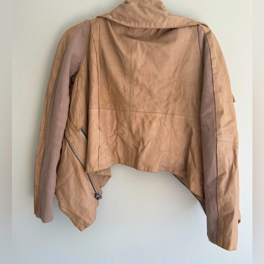 Cute Beige Leather Jacket! - image 4